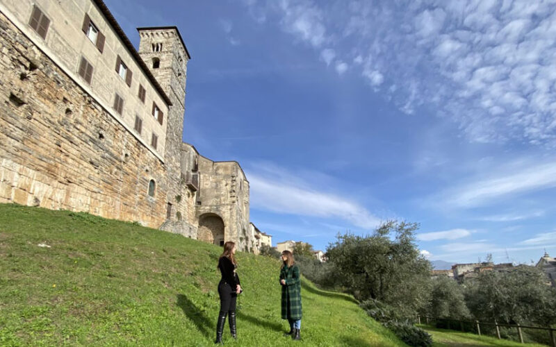 CULTURA – Dopo Alatri, Collepardo e Montecassino oggi sabato 17 Ferentino in TV a “Paese che Vai”