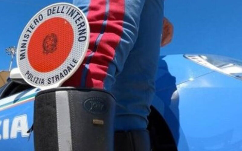 CRONACA – Polizia di Stato Frosinone: denunciate quattro persone per truffa, sull’A1 con gioielli e soldi negli slip