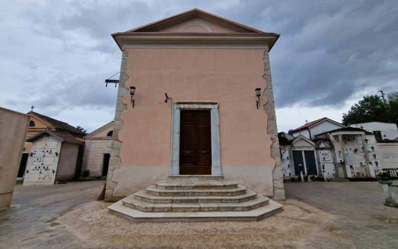 ARCE – Eseguiti i lavori di ristrutturazione della scalinata e portone della chiesa cimiteriale