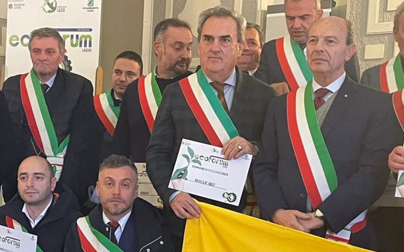 ROCCADARCE – Il Comune di Rocca d’Arce premiato da Legambiente quale “Comune Riciclone 2023”
