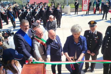 FONTANA LIRI – Inaugurata la nuova caserma dei Carabinieri. Quadrini: “Dopo anni un’idea che diventa realtà, simbolo di sicurezza e legalità”