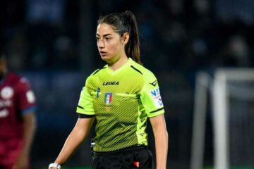 SPORT/CALCIO – La finta rivoluzione della “terna rosa”: il piccolo passo delle donne-arbitro nella Serie A maschilista