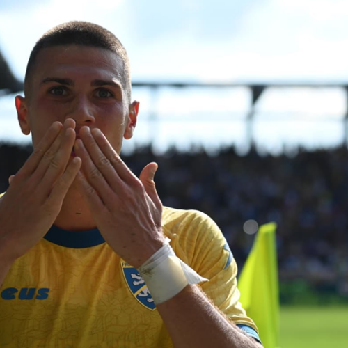 SPORT/CALCIO – Serie A: I Leoni del Frosinone fermano la cavalcata del Como. Frosinone – Como 2-0 il tabellino e le parole post partita di mister Alvini