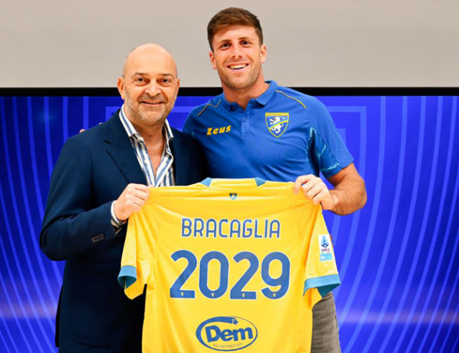 SPORT/CALCIO – Frosinone Calcio: Anche Bracaglia rinnova, contratto fino al 2029
