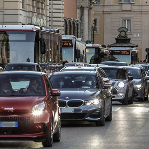 SOCIETA’ – Bollo auto sospeso, ma non per tutti: ecco chi davvero nel 2027 non lo pagherà