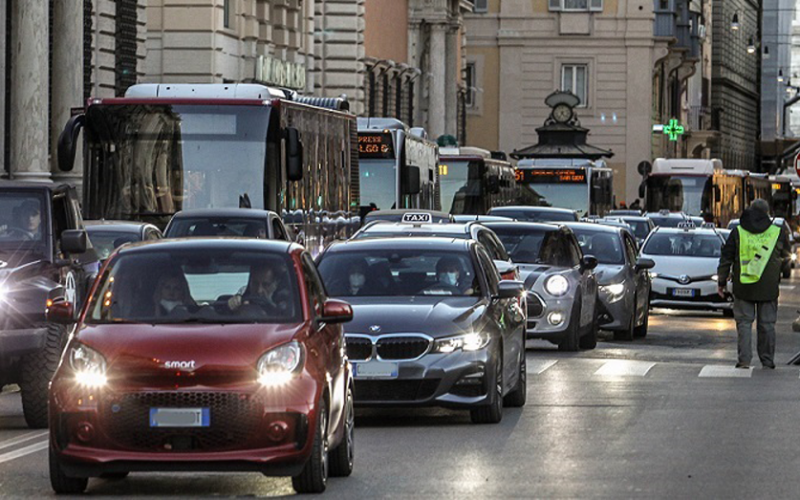 SOCIETA’ – Bollo auto sospeso, ma non per tutti: ecco chi davvero nel 2027 non lo pagherà