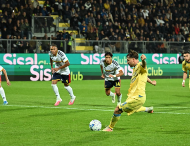 SPORT/CALCIO – Frosinone – Lecce 5-1, la cronaca e il tabellino della gara