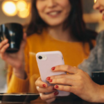 SOCIETA’ – Al ristorante senza cellulare, in Sardegna parte sperimentazione: arrivano giochi e info