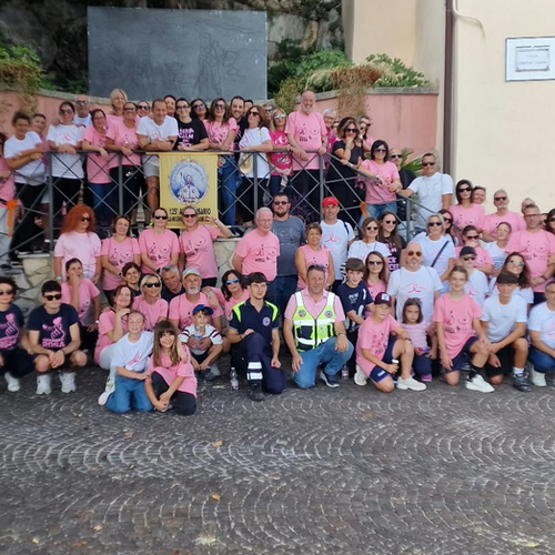 ROCCA D’ARCE – Passeggiata rosa: un successo tra solidarietà e prevenzione nel ricordo di Marilena Di Folco